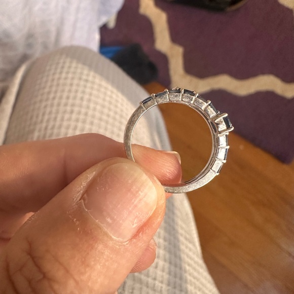 14 karat white gold sapphire & diamond ring - Picture 5 of 14